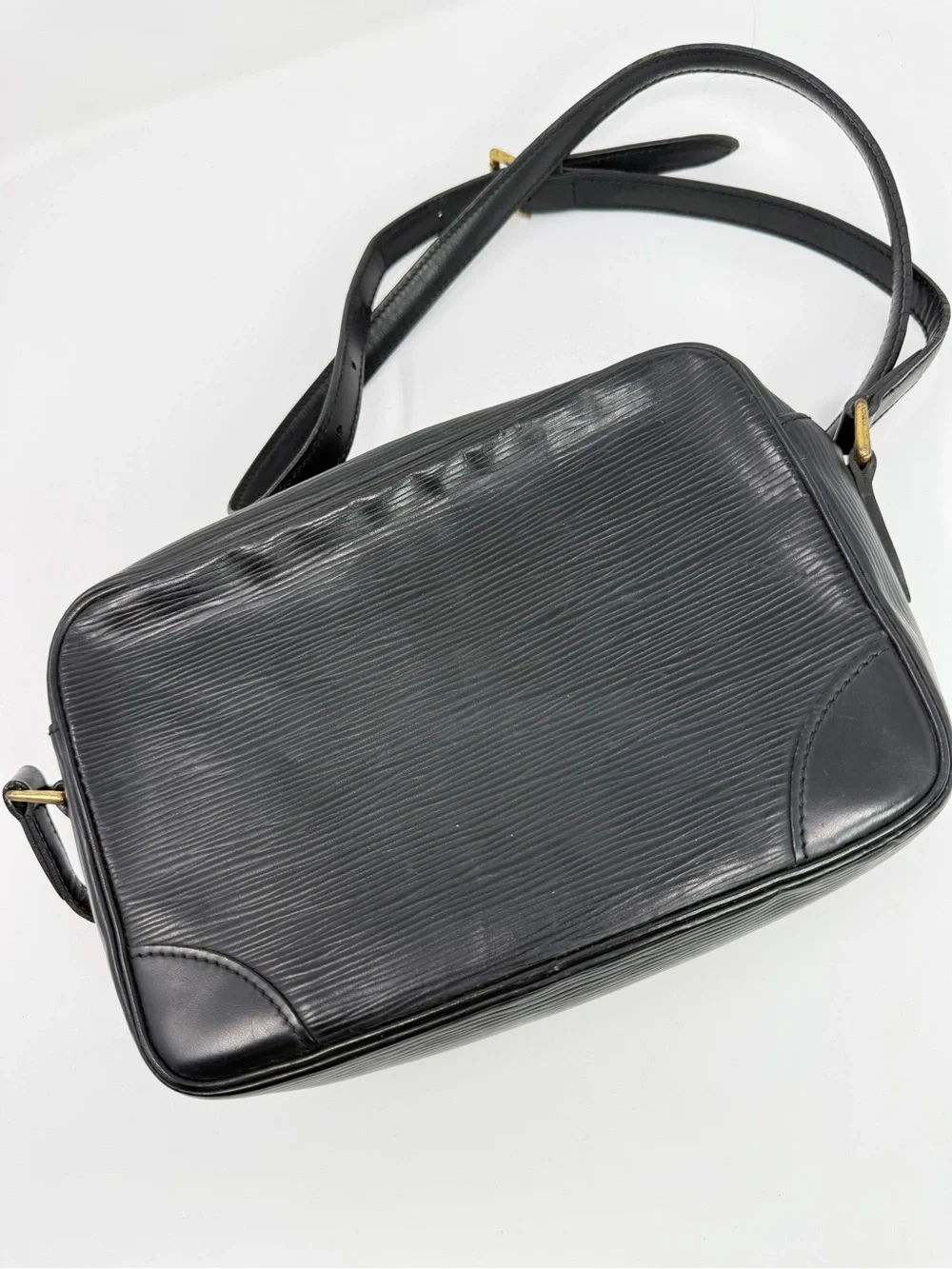 Louis Vuitton Trocadero 24 in Black EPI Leather Crossbody Bag Vintage Authentic